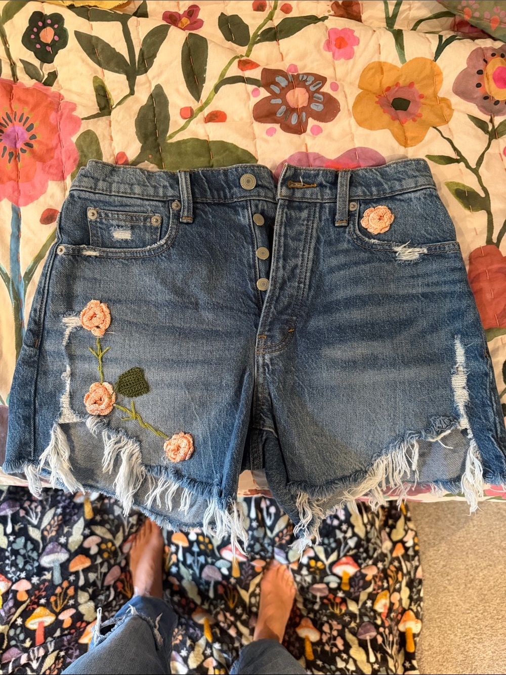 Lucky brand Embroidered Distressed Denim Shorts - Blue